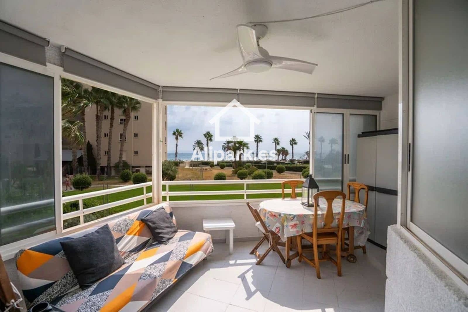 2 bedroom Flat for sale in Alicante / Alacant city with pool garage - € 269,000 (Ref: 9453350)