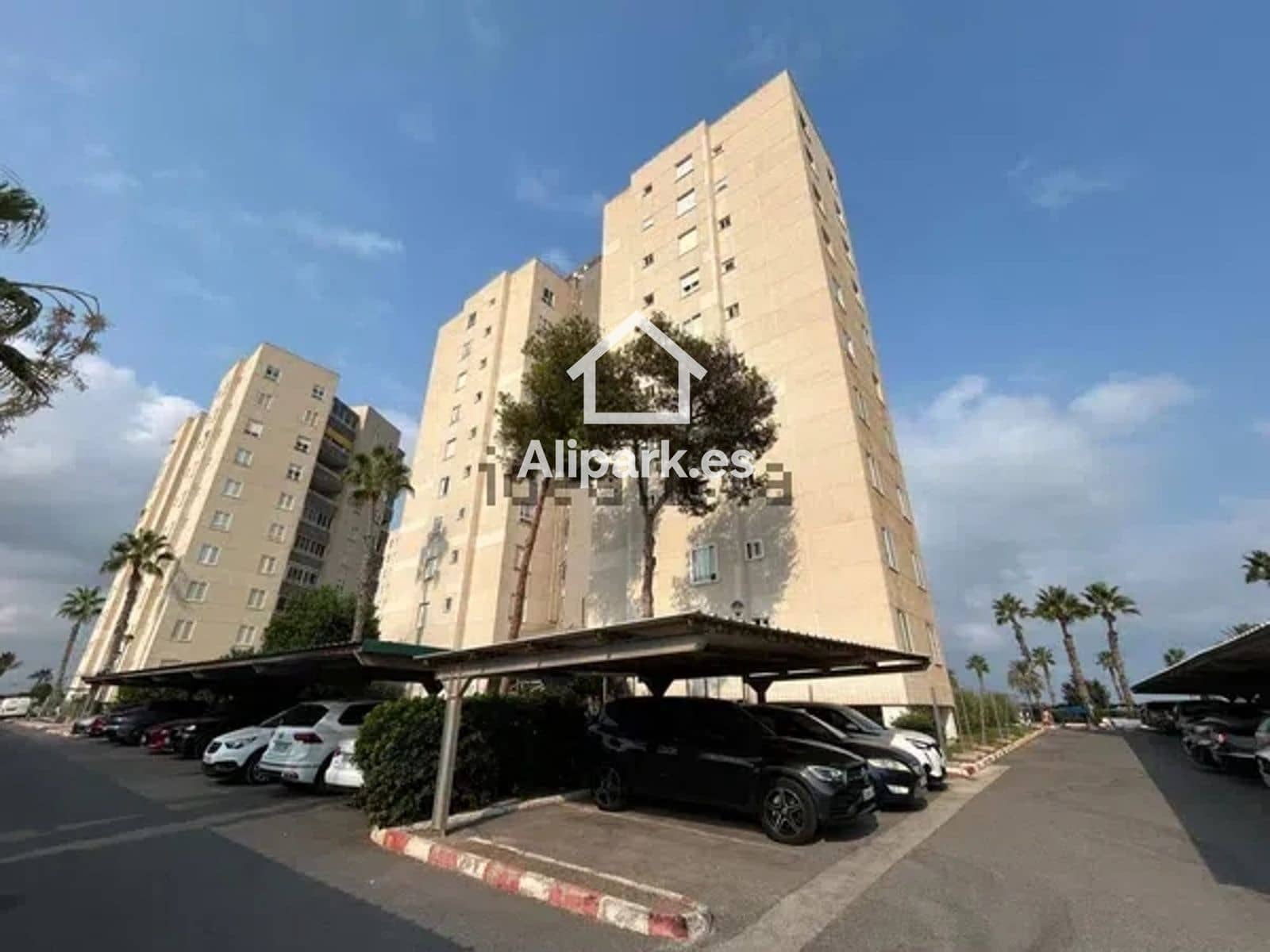 2 bedroom Flat for sale in Alicante / Alacant city with pool garage - € 269,000 (Ref: 9453350)