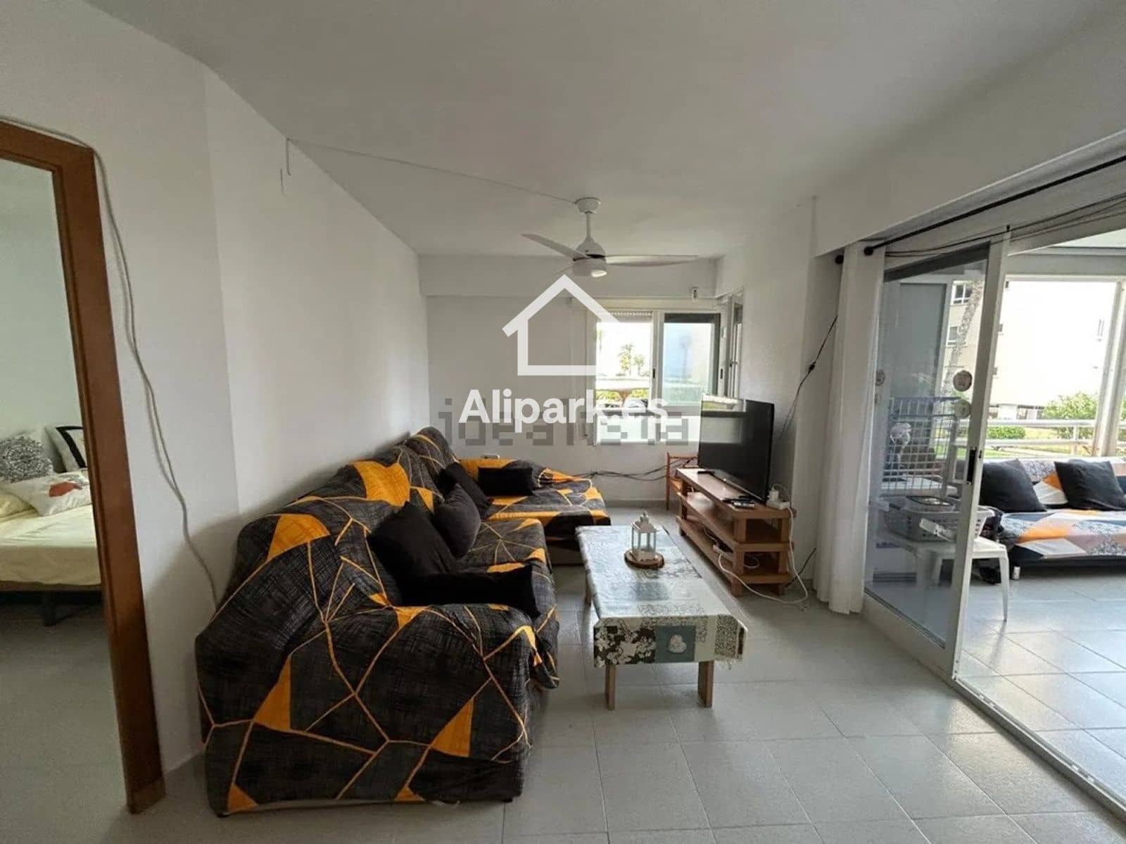 2 bedroom Flat for sale in Alicante / Alacant city with pool garage - € 269,000 (Ref: 9453350)