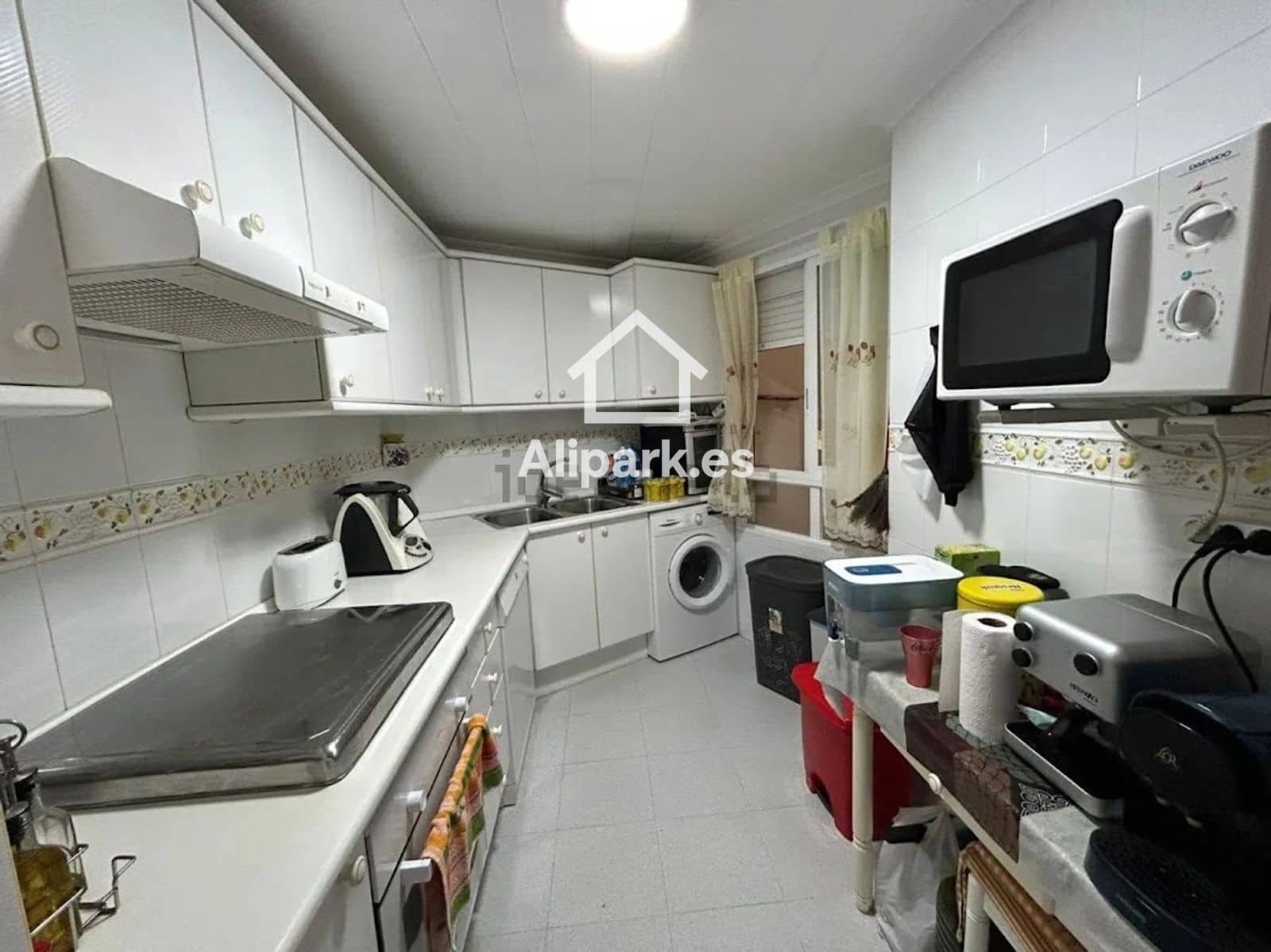 2 bedroom Flat for sale in Alicante / Alacant city with pool garage - € 269,000 (Ref: 9453350)