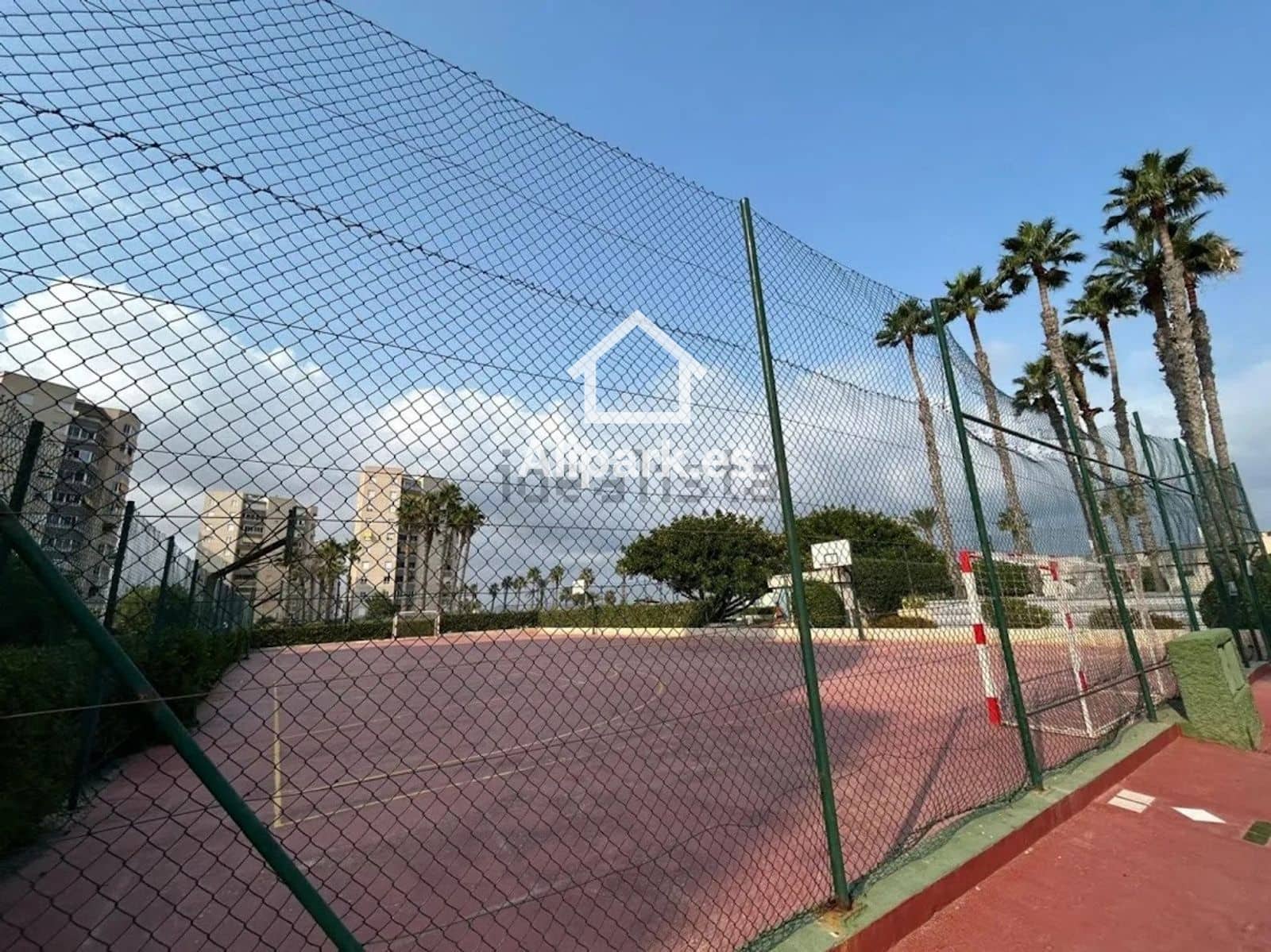 2 bedroom Flat for sale in Alicante / Alacant city with pool garage - € 269,000 (Ref: 9453350)