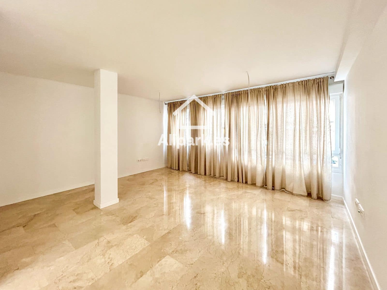 Piso de 2 habitaciones en Alicante / Alacant ciudad en venta - 234.900 € (Ref: 9453351)