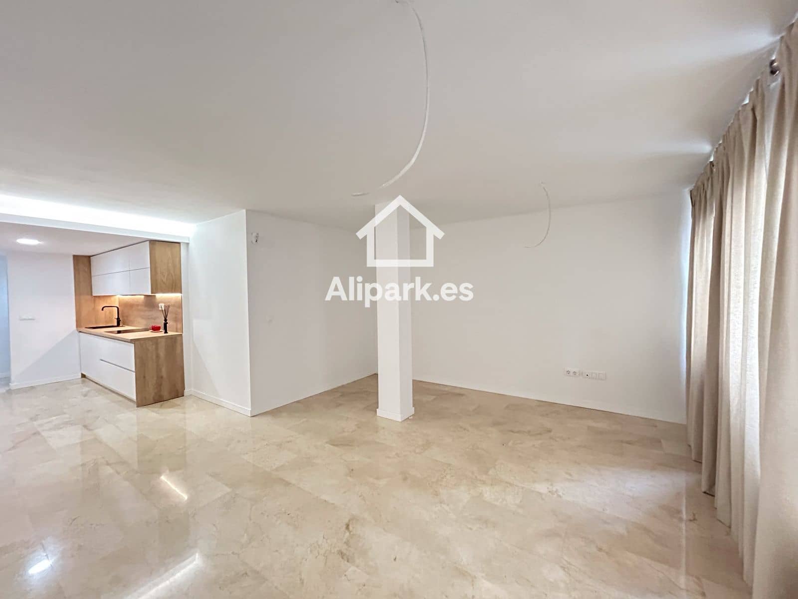 Piso de 2 habitaciones en Alicante / Alacant ciudad en venta - 234.900 € (Ref: 9453351)