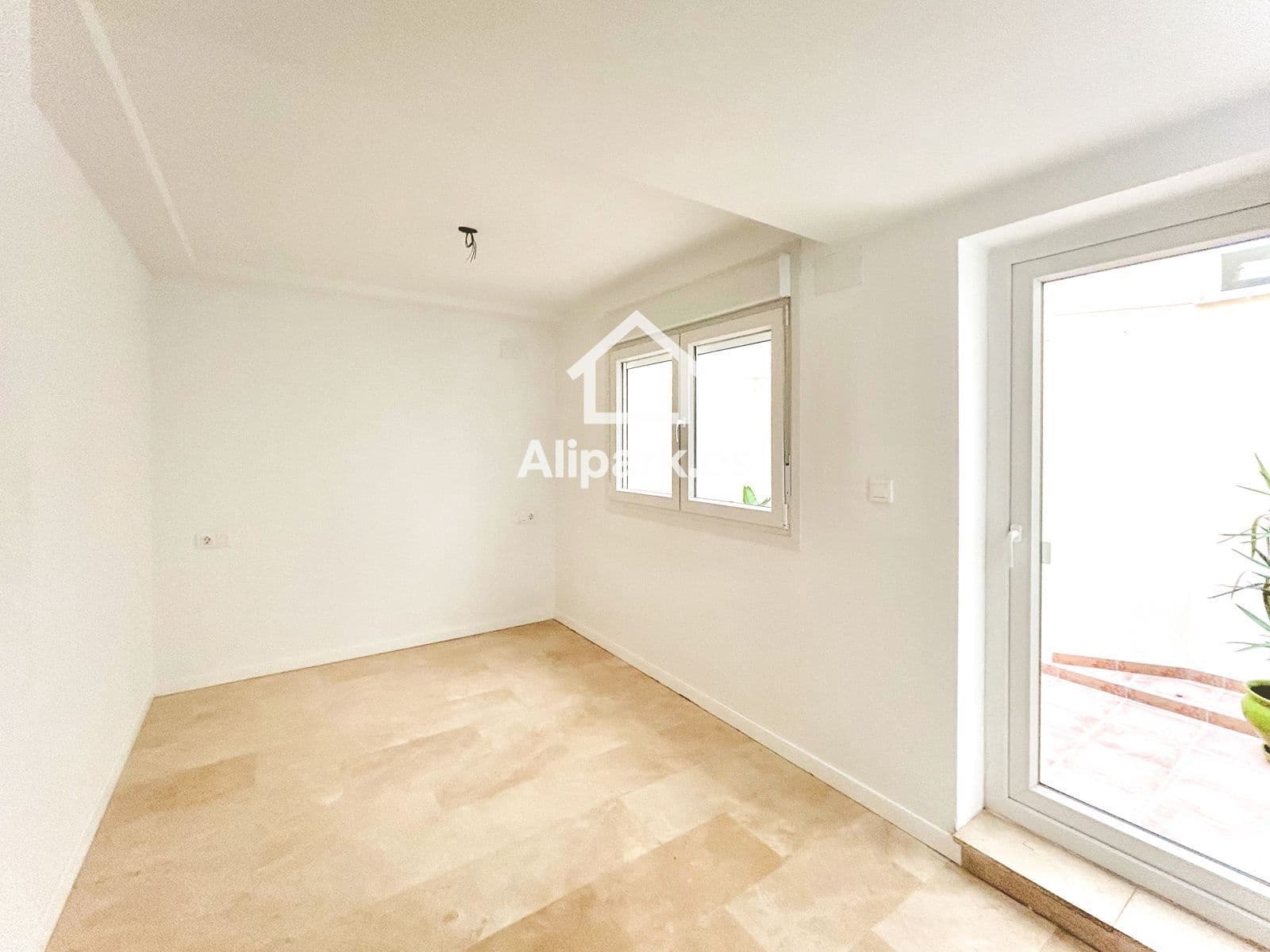 Piso de 2 habitaciones en Alicante / Alacant ciudad en venta - 234.900 € (Ref: 9453351)