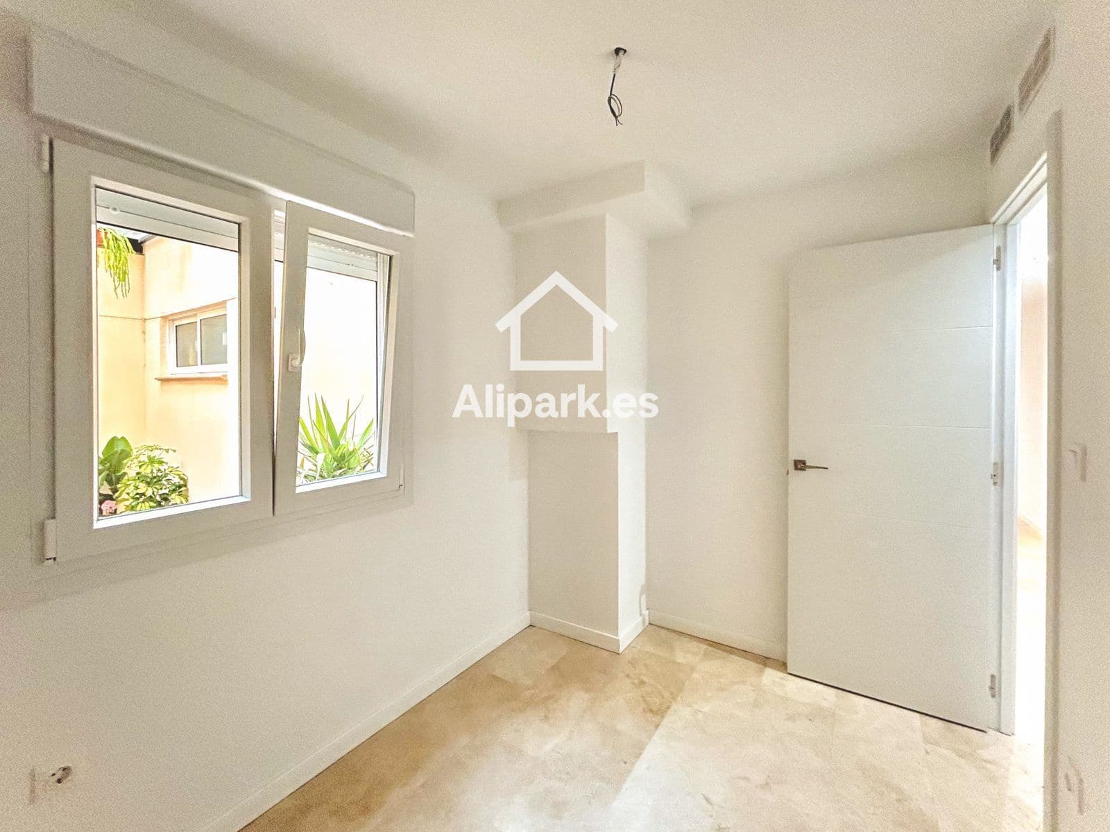 Piso de 2 habitaciones en Alicante / Alacant ciudad en venta - 234.900 € (Ref: 9453351)