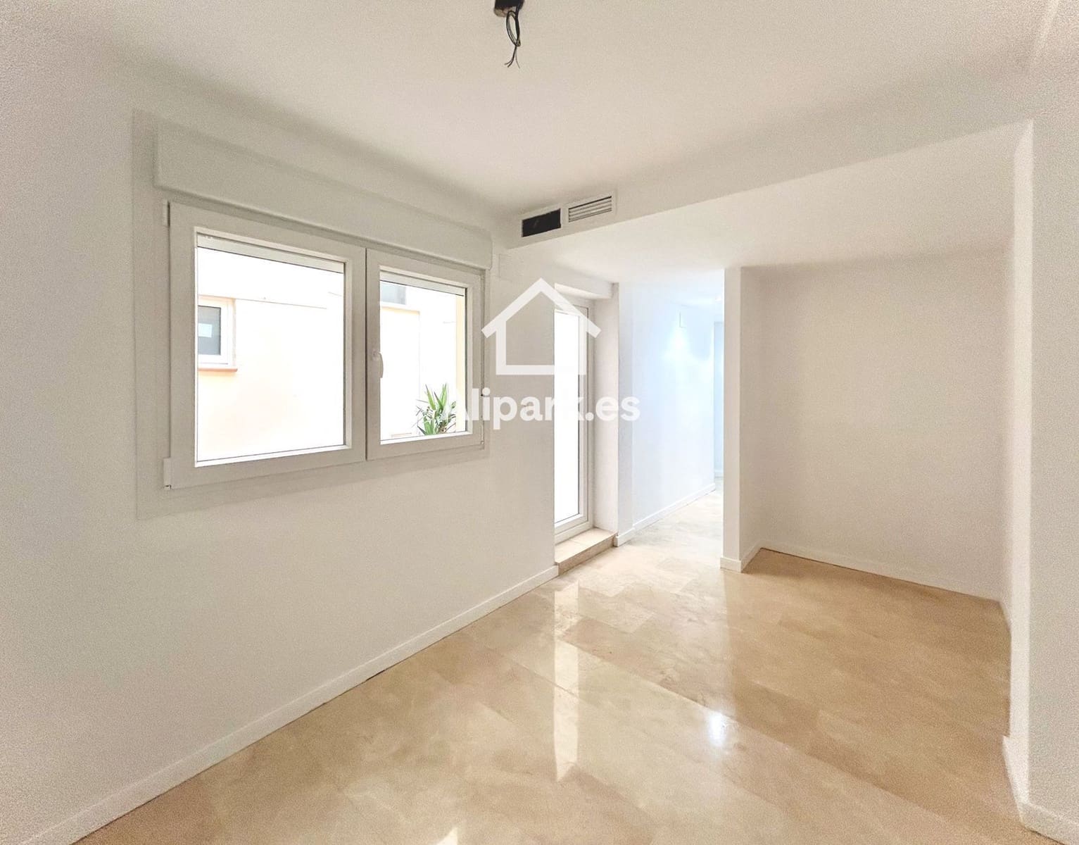 Piso de 2 habitaciones en Alicante / Alacant ciudad en venta - 234.900 € (Ref: 9453351)