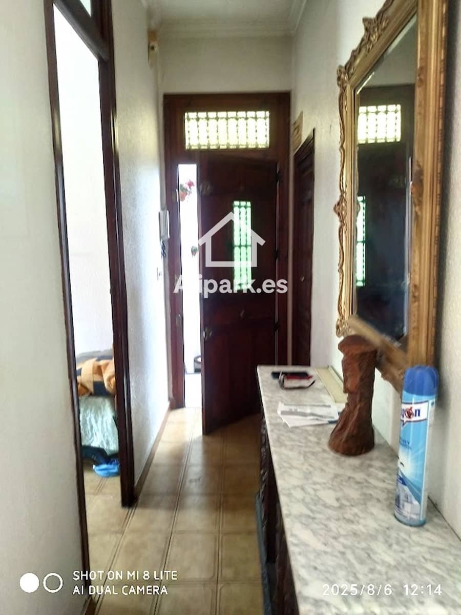 3 bedroom Flat for sale in Alicante / Alacant city - € 320,000 (Ref: 9453352)