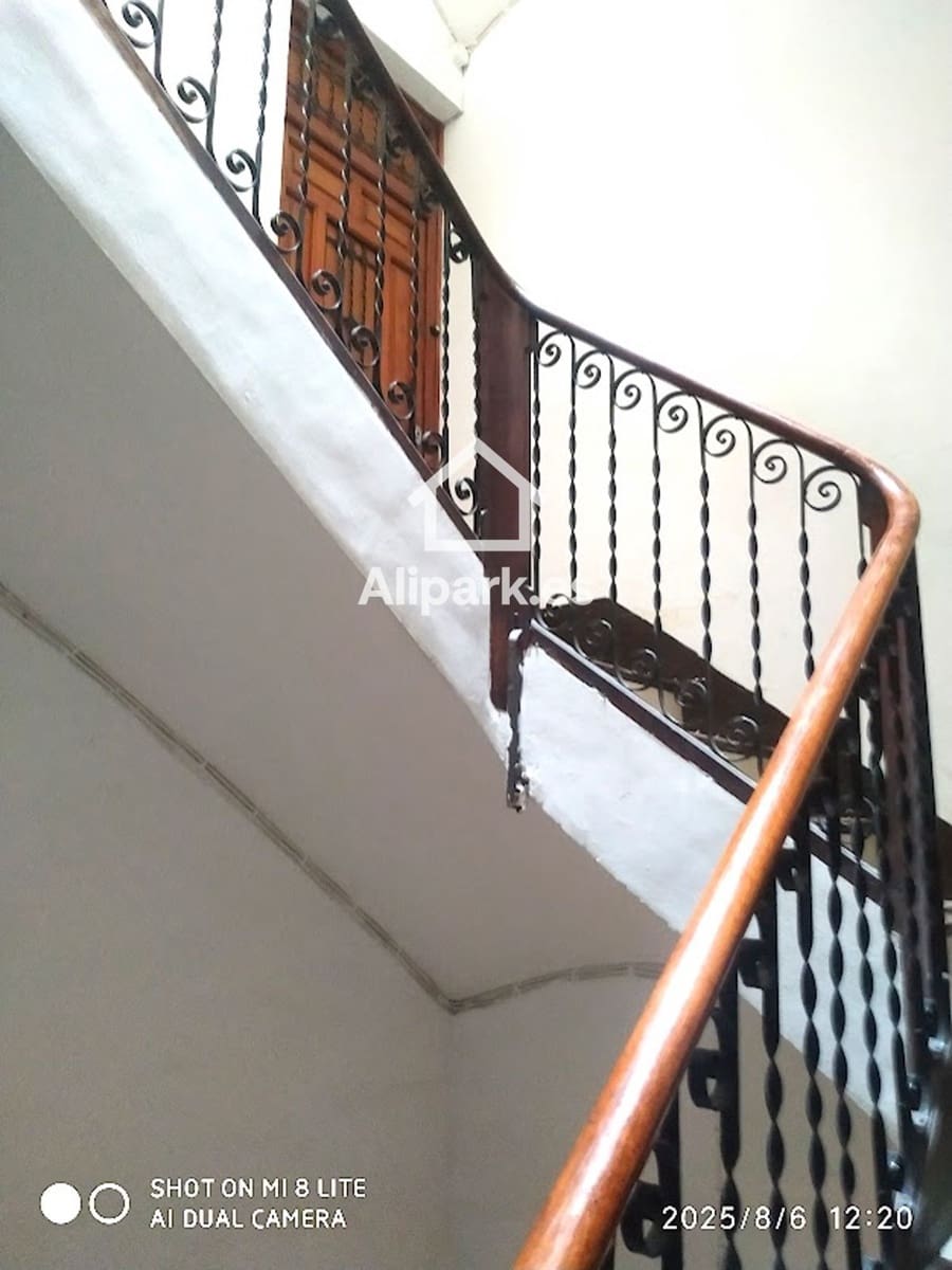 3 bedroom Flat for sale in Alicante / Alacant city - € 320,000 (Ref: 9453352)