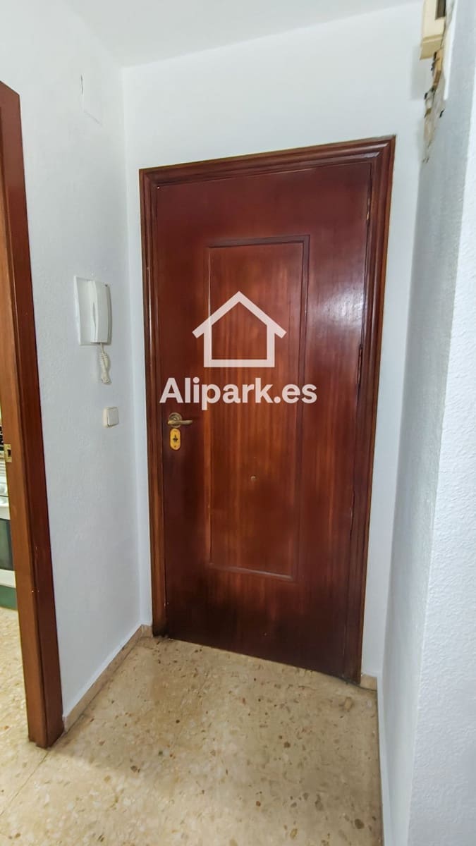 2 slaapkamer Flat te koop in Alicante stad - € 190.000 (Ref: 9453353)