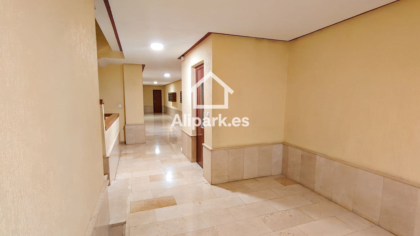 2 slaapkamer Flat te koop in Alicante stad - € 190.000 (Ref: 9453353)