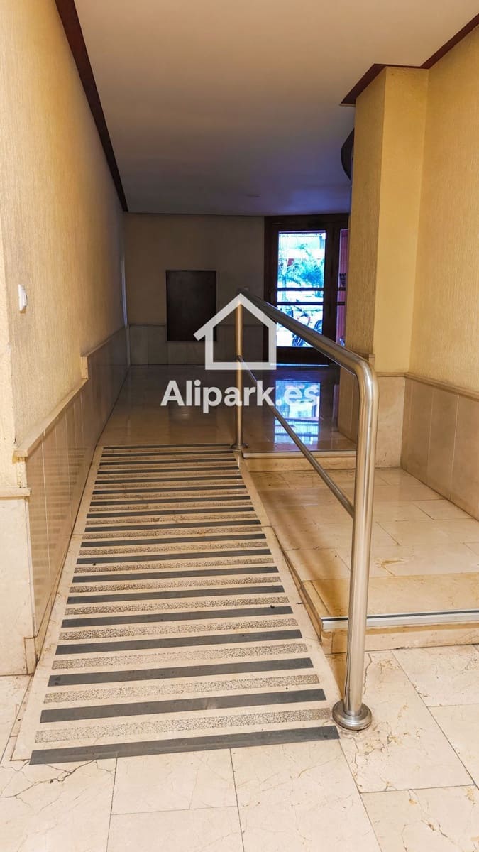 2 slaapkamer Flat te koop in Alicante stad - € 190.000 (Ref: 9453353)