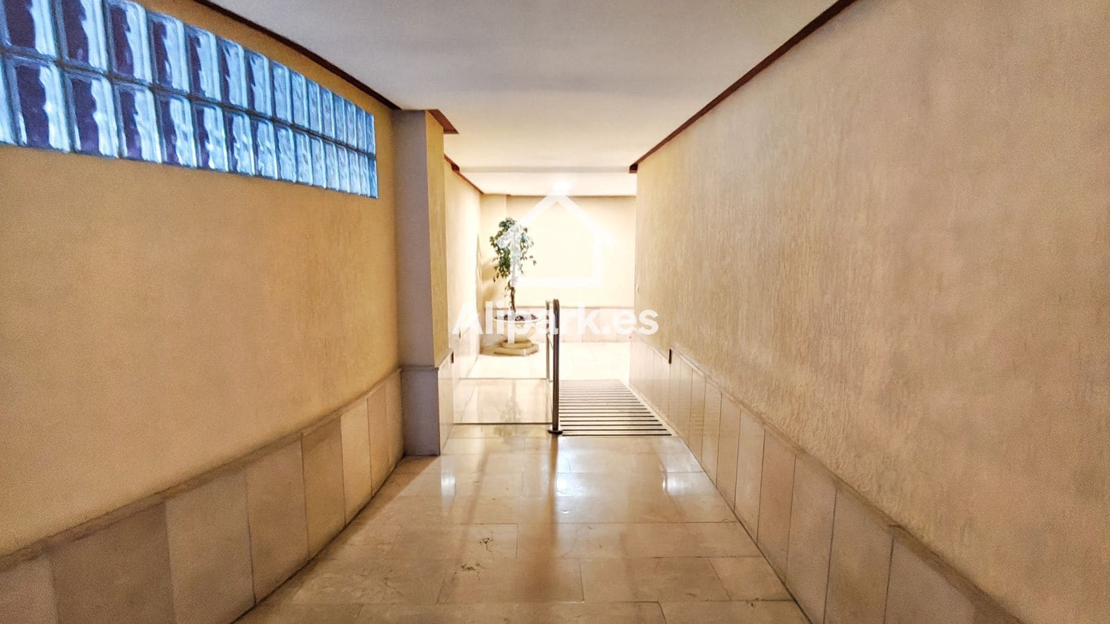 2 slaapkamer Flat te koop in Alicante stad - € 190.000 (Ref: 9453353)