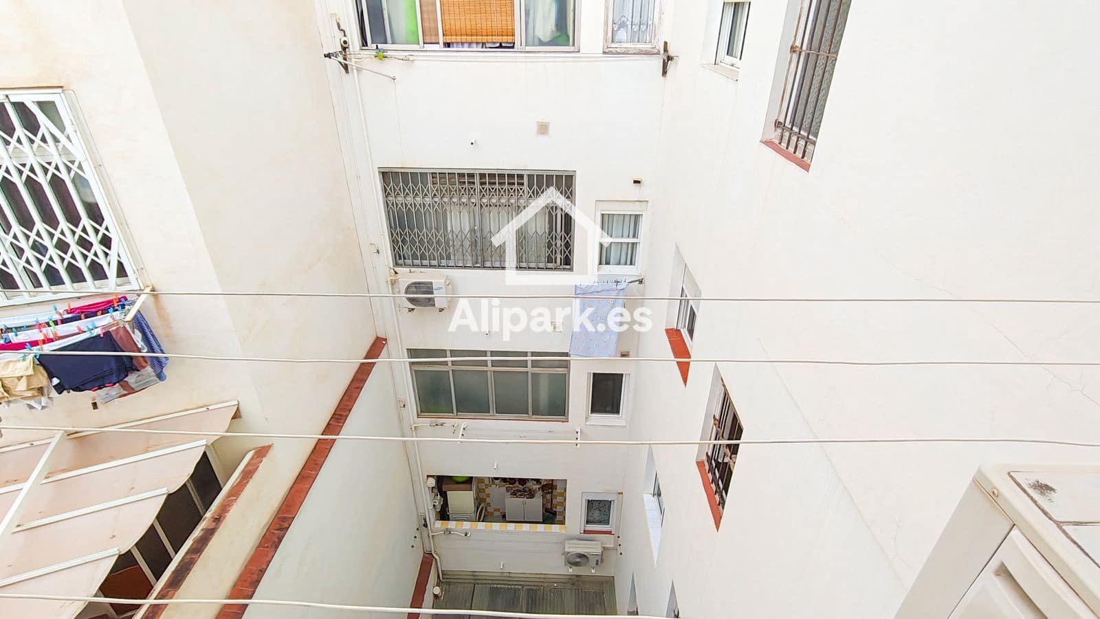 2 slaapkamer Flat te koop in Alicante stad - € 190.000 (Ref: 9453353)