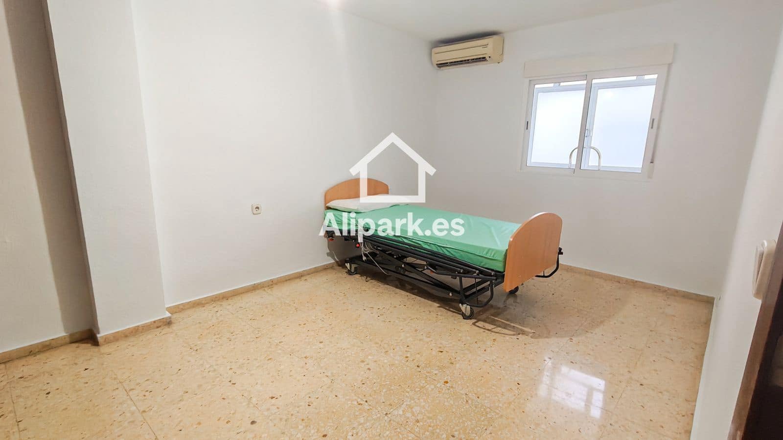 2 slaapkamer Flat te koop in Alicante stad - € 190.000 (Ref: 9453353)
