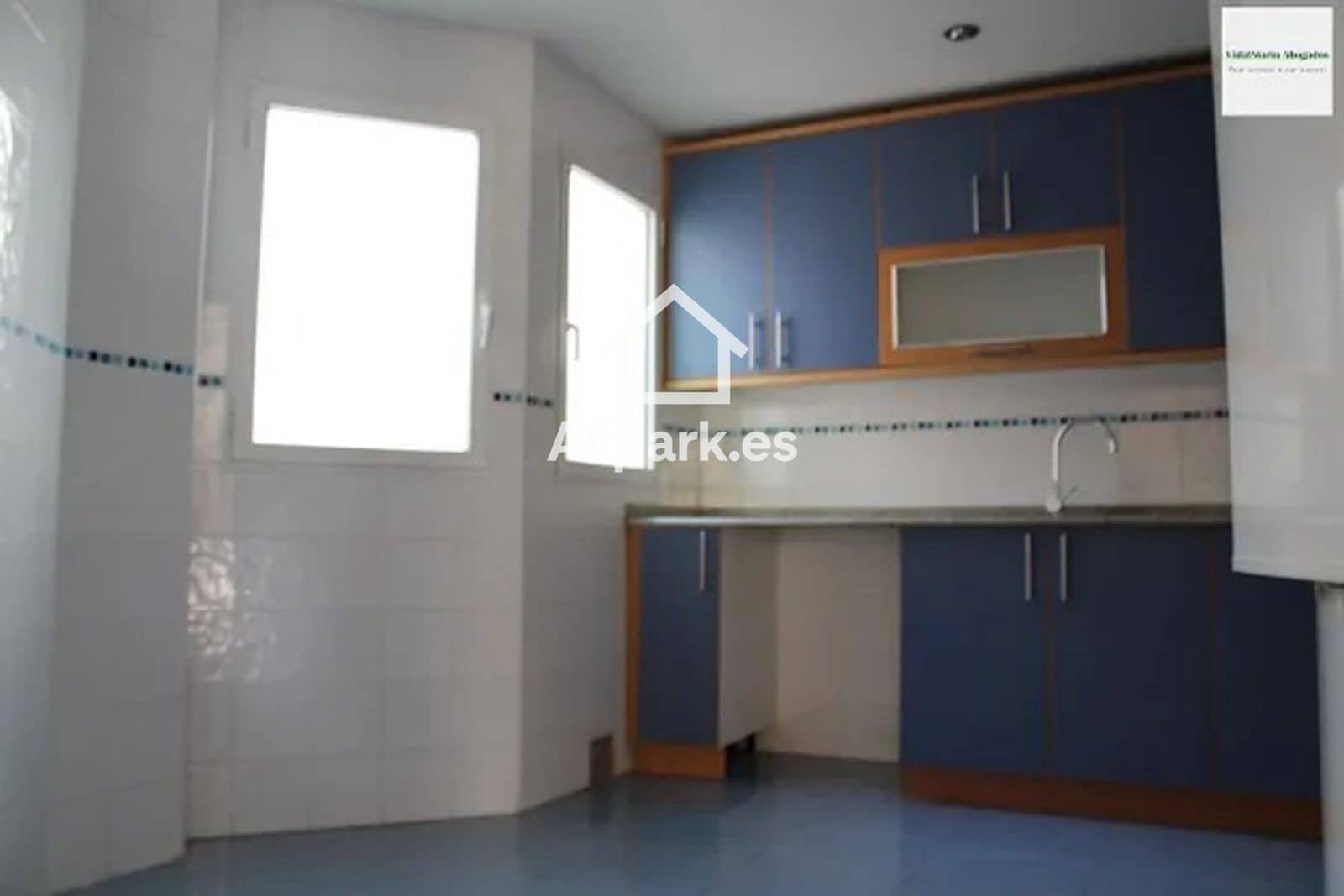 Ático de 2 habitaciones en Alicante / Alacant ciudad en alquiler con garaje - 1.250 € (Ref: 9453354)