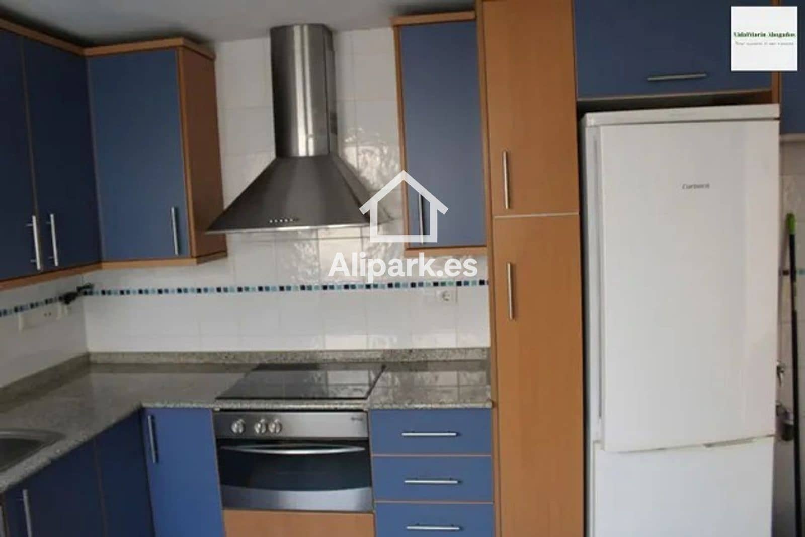 Ático de 2 habitaciones en Alicante / Alacant ciudad en alquiler con garaje - 1.250 € (Ref: 9453354)