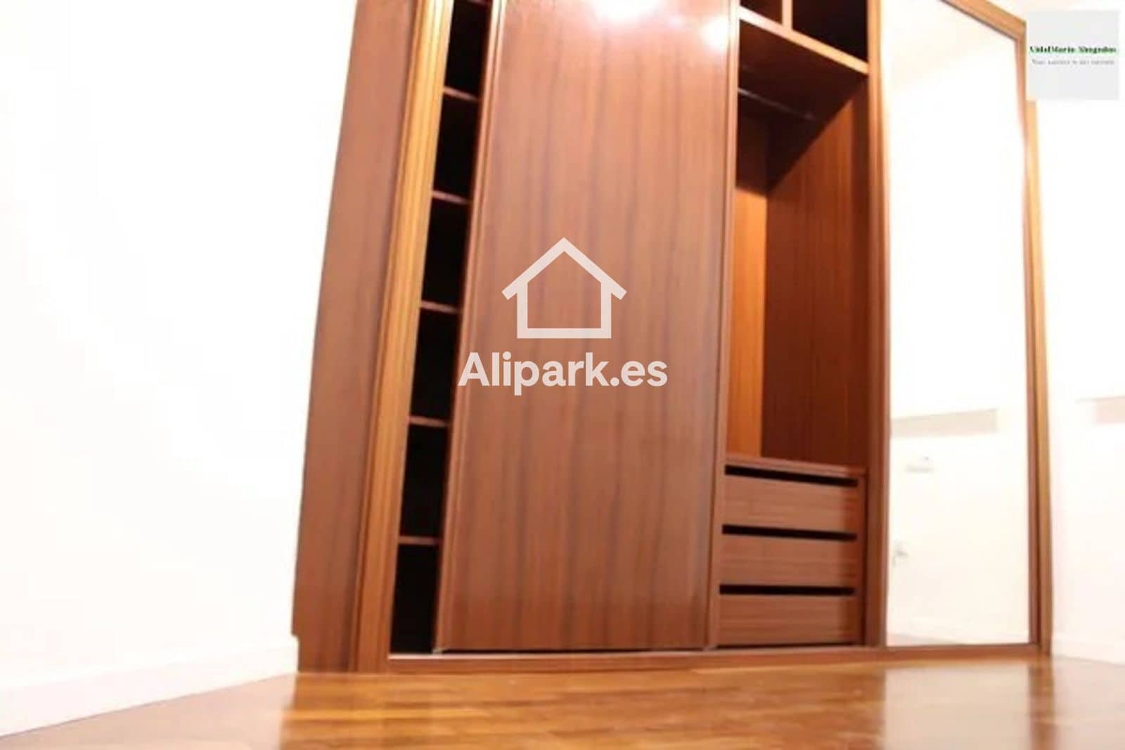 Ático de 2 habitaciones en Alicante / Alacant ciudad en alquiler con garaje - 1.250 € (Ref: 9453354)