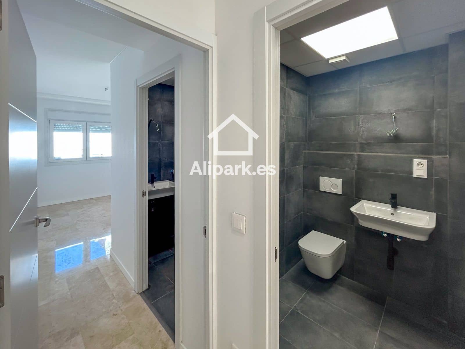 Ático de 2 habitaciones en Alicante / Alacant ciudad en venta - 289.900 € (Ref: 9453358)