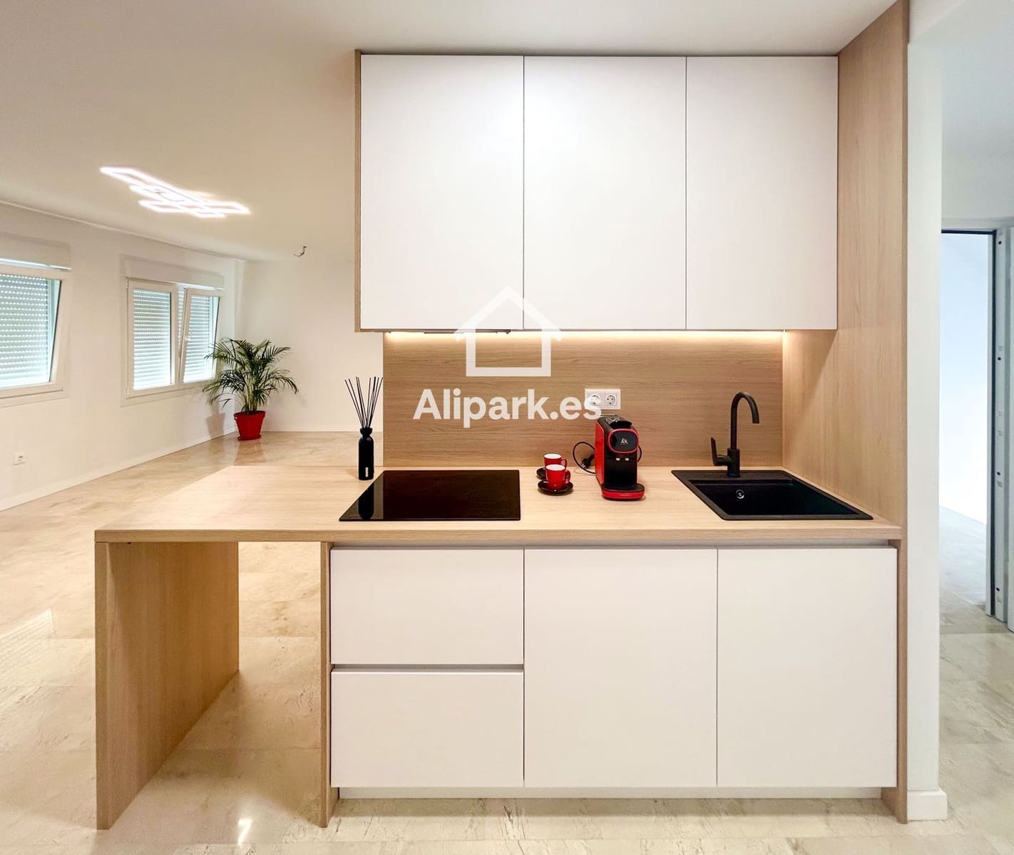 Ático de 2 habitaciones en Alicante / Alacant ciudad en venta - 289.900 € (Ref: 9453358)
