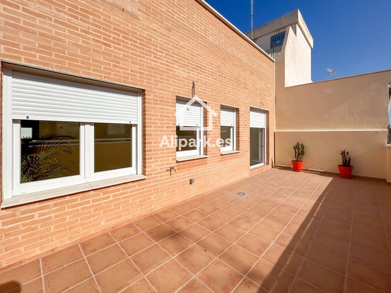 Ático de 2 habitaciones en Alicante / Alacant ciudad en venta - 289.900 € (Ref: 9453358)