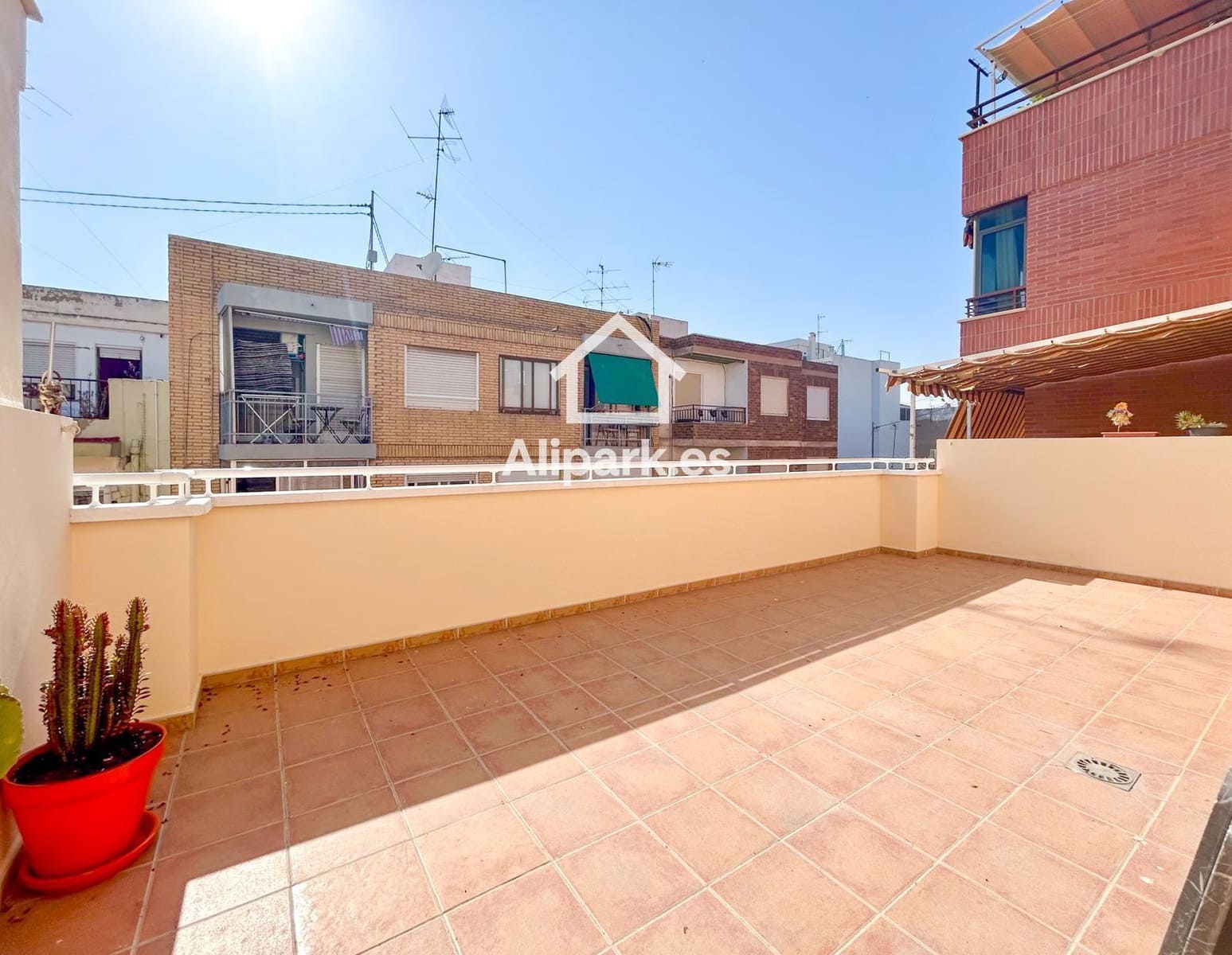 Ático de 2 habitaciones en Alicante / Alacant ciudad en venta - 289.900 € (Ref: 9453358)