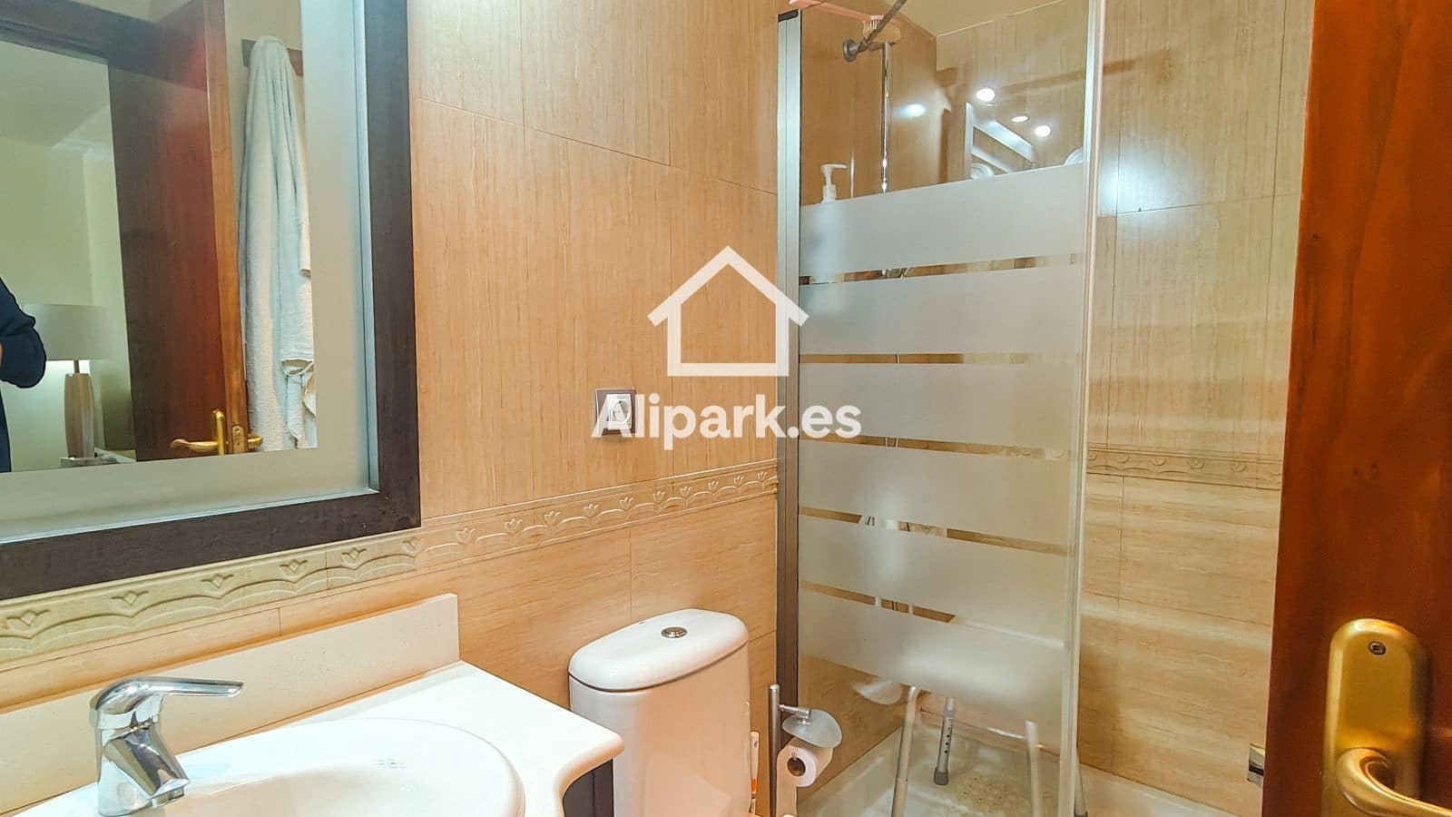 2 bedroom Flat for sale in El Campello with garage - € 270,000 (Ref: 9453360)