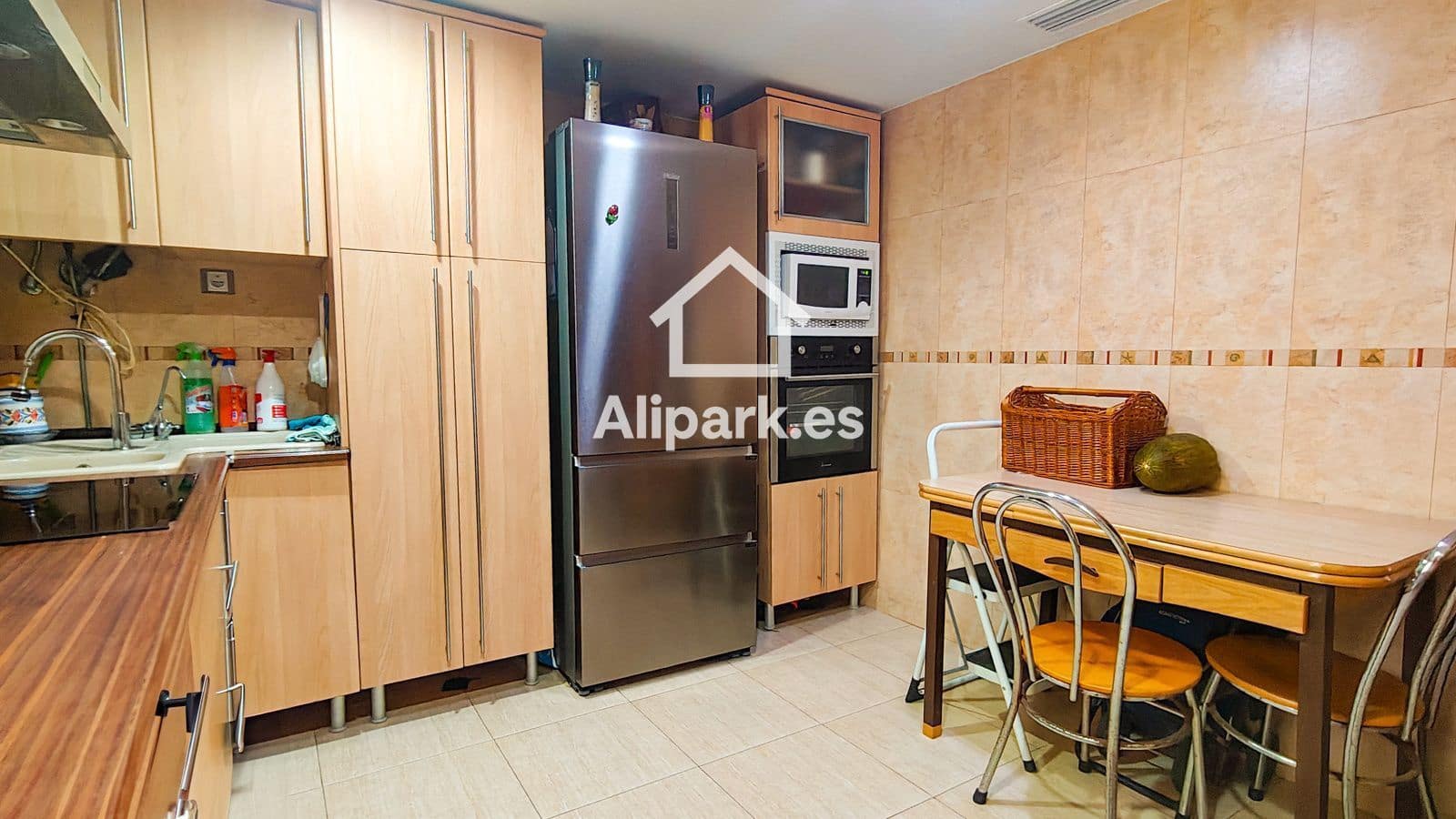 2 bedroom Flat for sale in El Campello with garage - € 270,000 (Ref: 9453360)