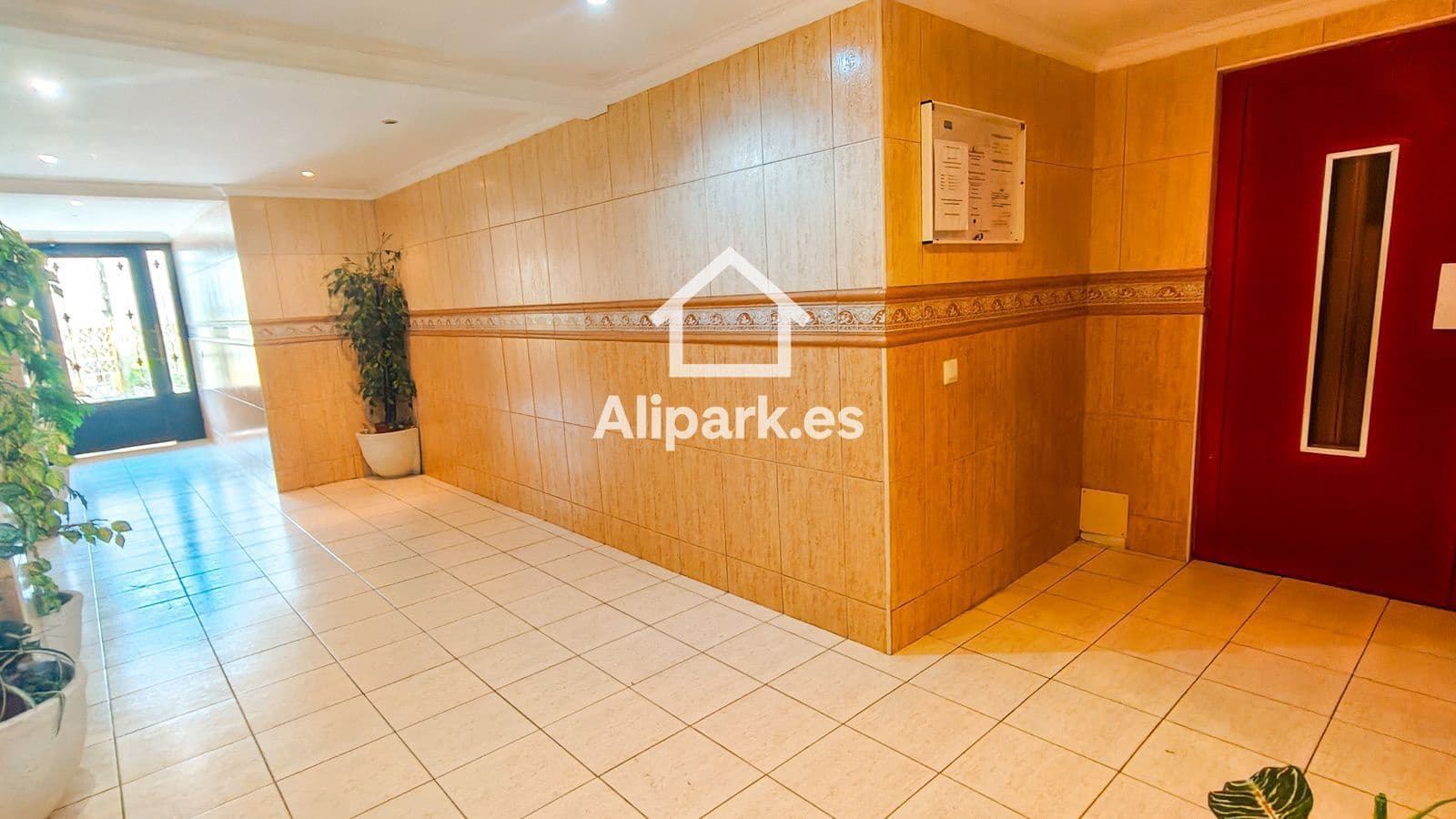 2 bedroom Flat for sale in El Campello with garage - € 270,000 (Ref: 9453360)