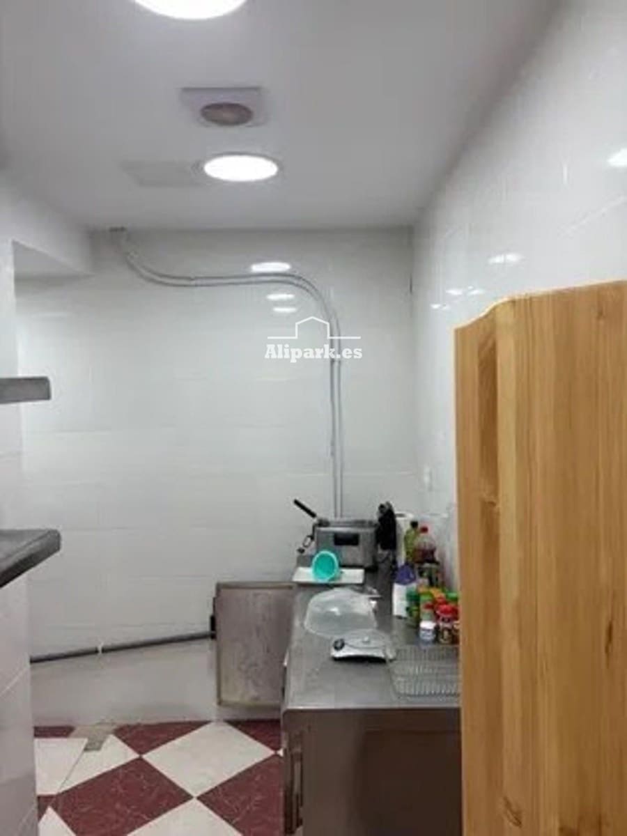 Comercial para venda em Elche / Elx - 239 000 € (Ref: 9453367)