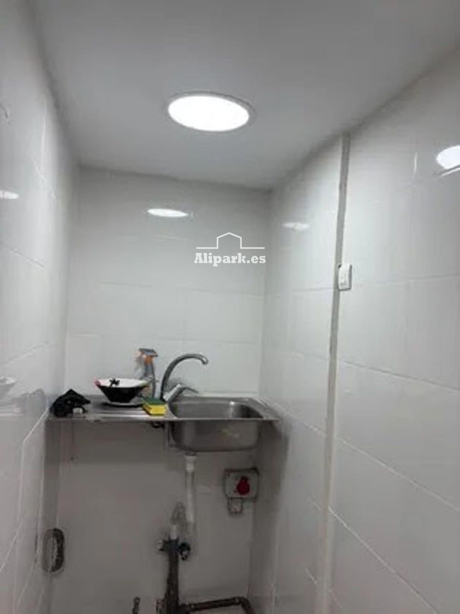 Comercial para venda em Elche / Elx - 239 000 € (Ref: 9453367)