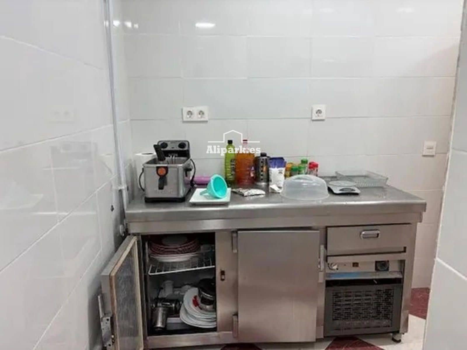 Comercial para venda em Elche / Elx - 239 000 € (Ref: 9453367)