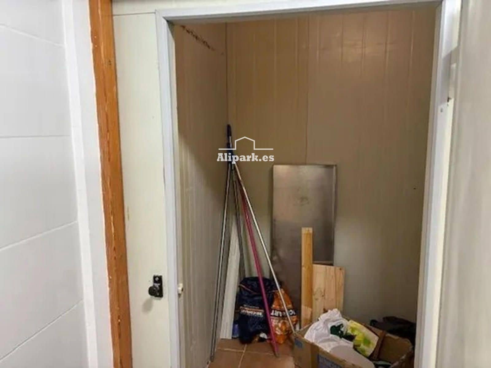 Comercial para venda em Elche / Elx - 239 000 € (Ref: 9453367)