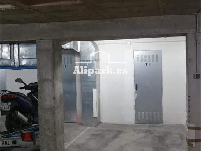 Garage for sale in Alicante / Alacant city - € 15,000 (Ref: 9453368)