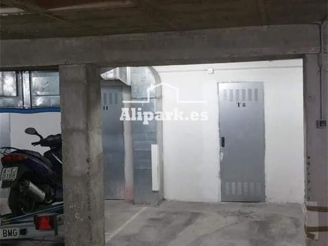 Garage til salg i Florida Baja, Alicante by - € 15.000 (Ref: 9453368)