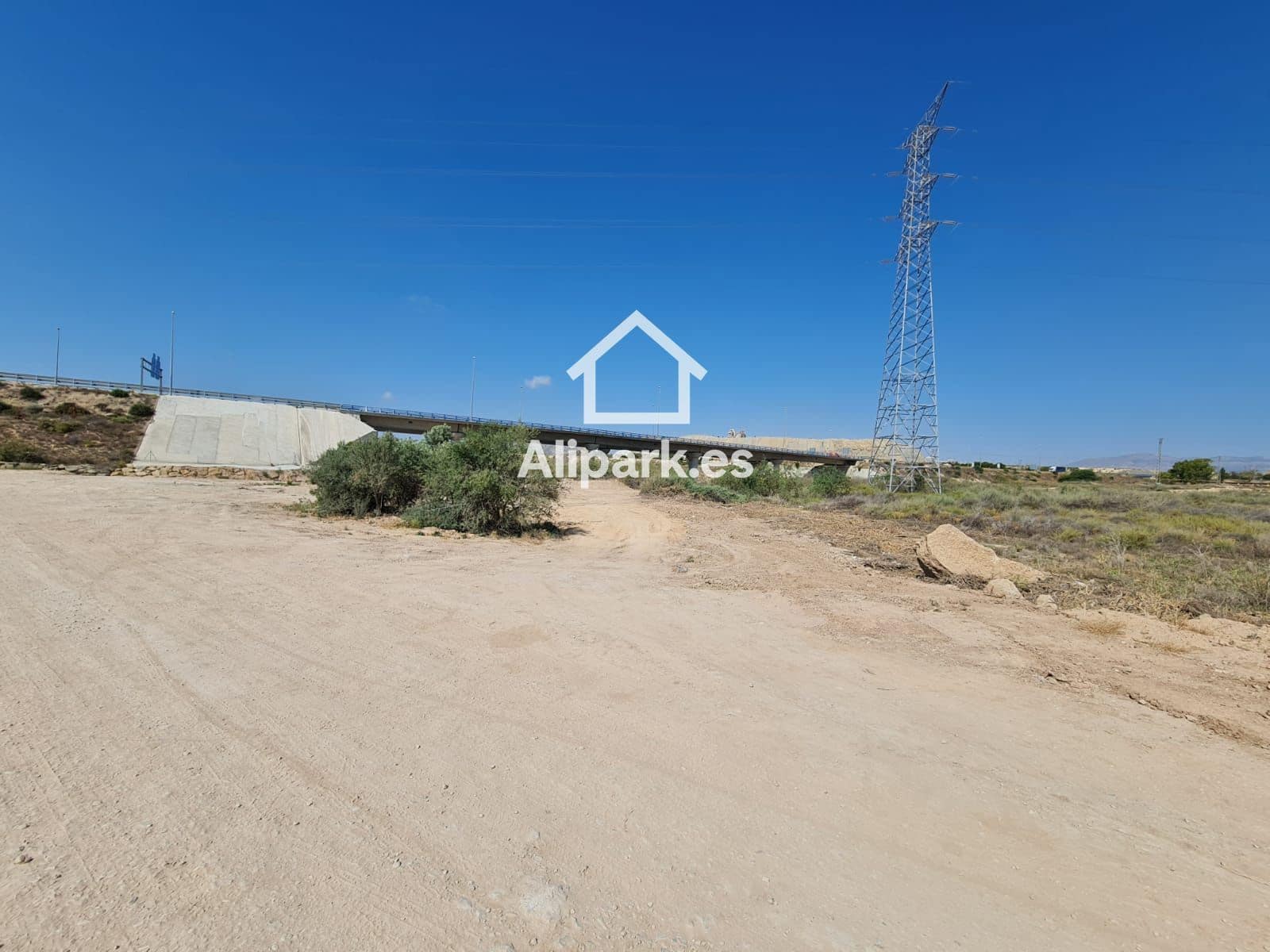 Undeveloped Land for sale in Alicante / Alacant city - € 89,000 (Ref: 9453372)