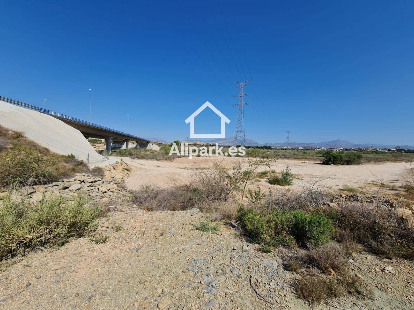 Undeveloped Land for sale in Alicante / Alacant city - € 89,000 (Ref: 9453372)