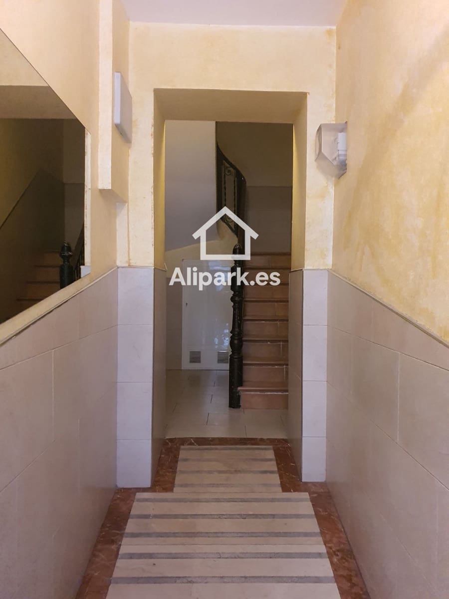 Townhouse for sale in Alicante / Alacant city - € 1,295,000 (Ref: 9453376)