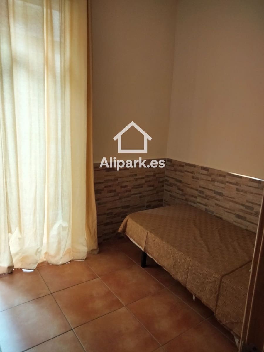 Townhouse for sale in Alicante / Alacant city - € 1,295,000 (Ref: 9453376)