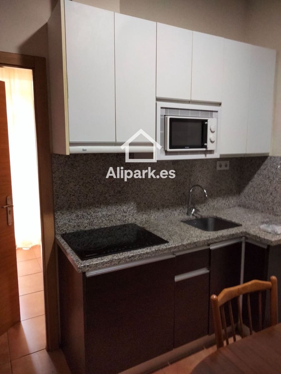 Townhouse for sale in Alicante / Alacant city - € 1,295,000 (Ref: 9453376)