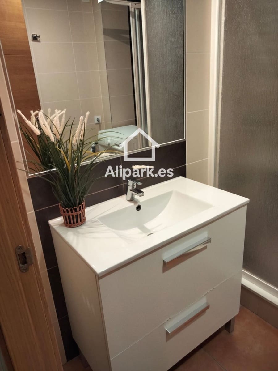 Townhouse for sale in Alicante / Alacant city - € 1,295,000 (Ref: 9453376)