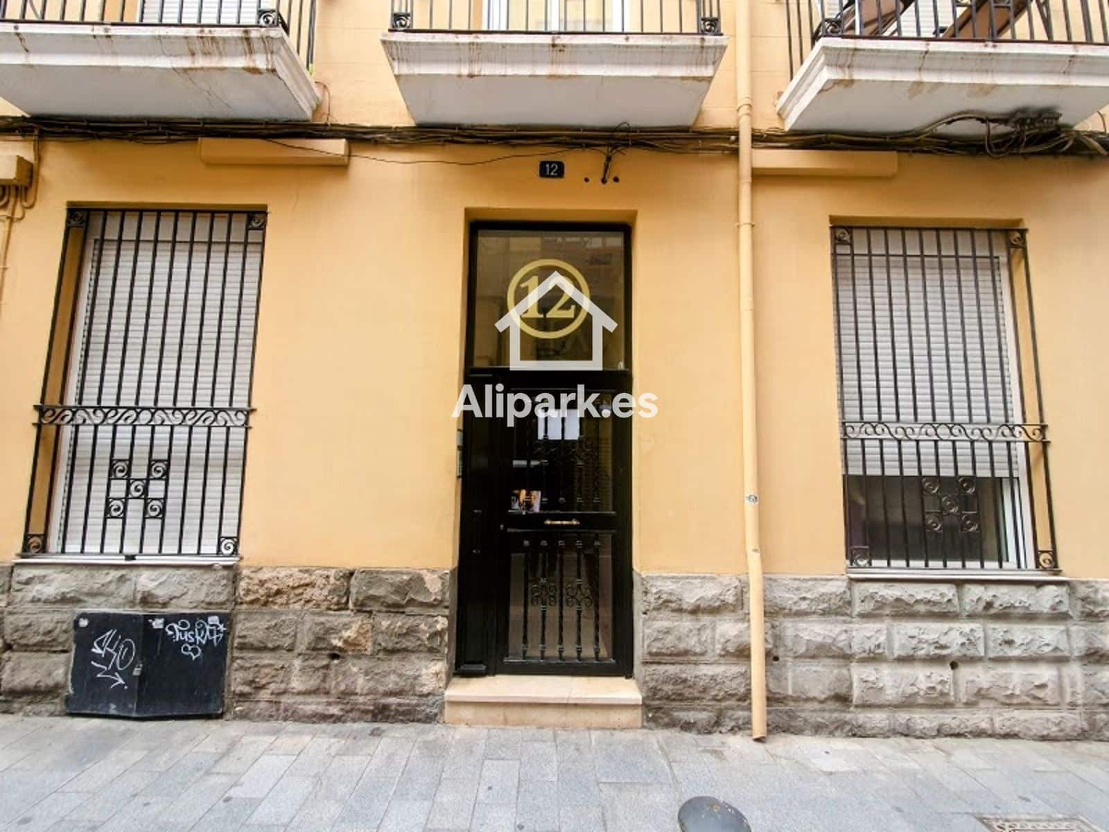 Townhouse for sale in Alicante / Alacant city - € 1,295,000 (Ref: 9453376)