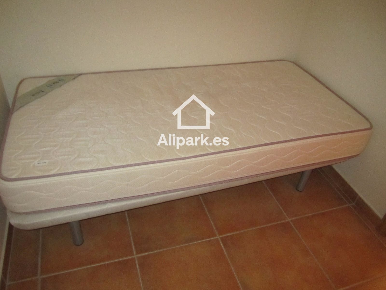 Townhouse for sale in Alicante / Alacant city - € 1,295,000 (Ref: 9453376)