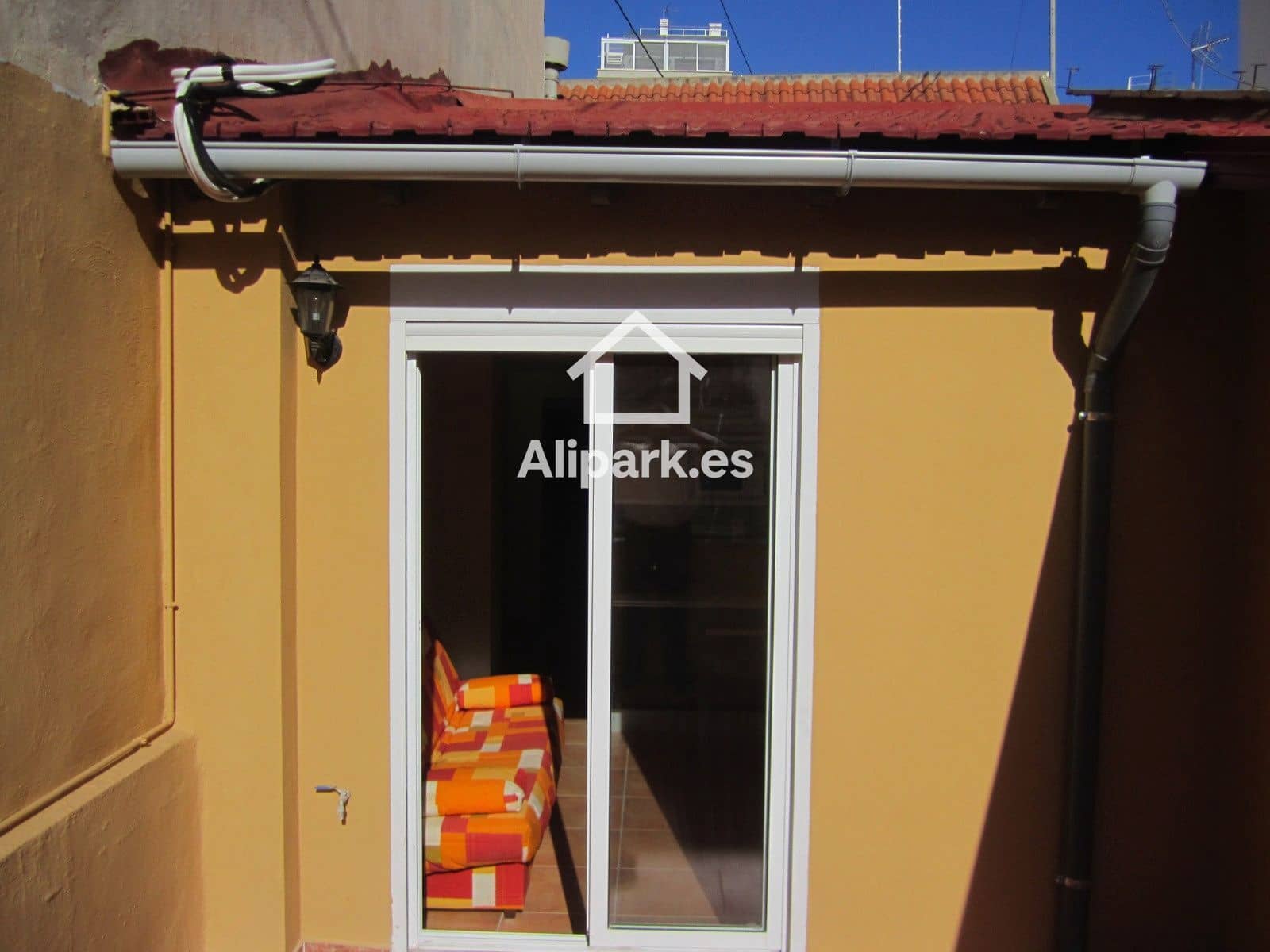 Townhouse for sale in Alicante / Alacant city - € 1,295,000 (Ref: 9453376)