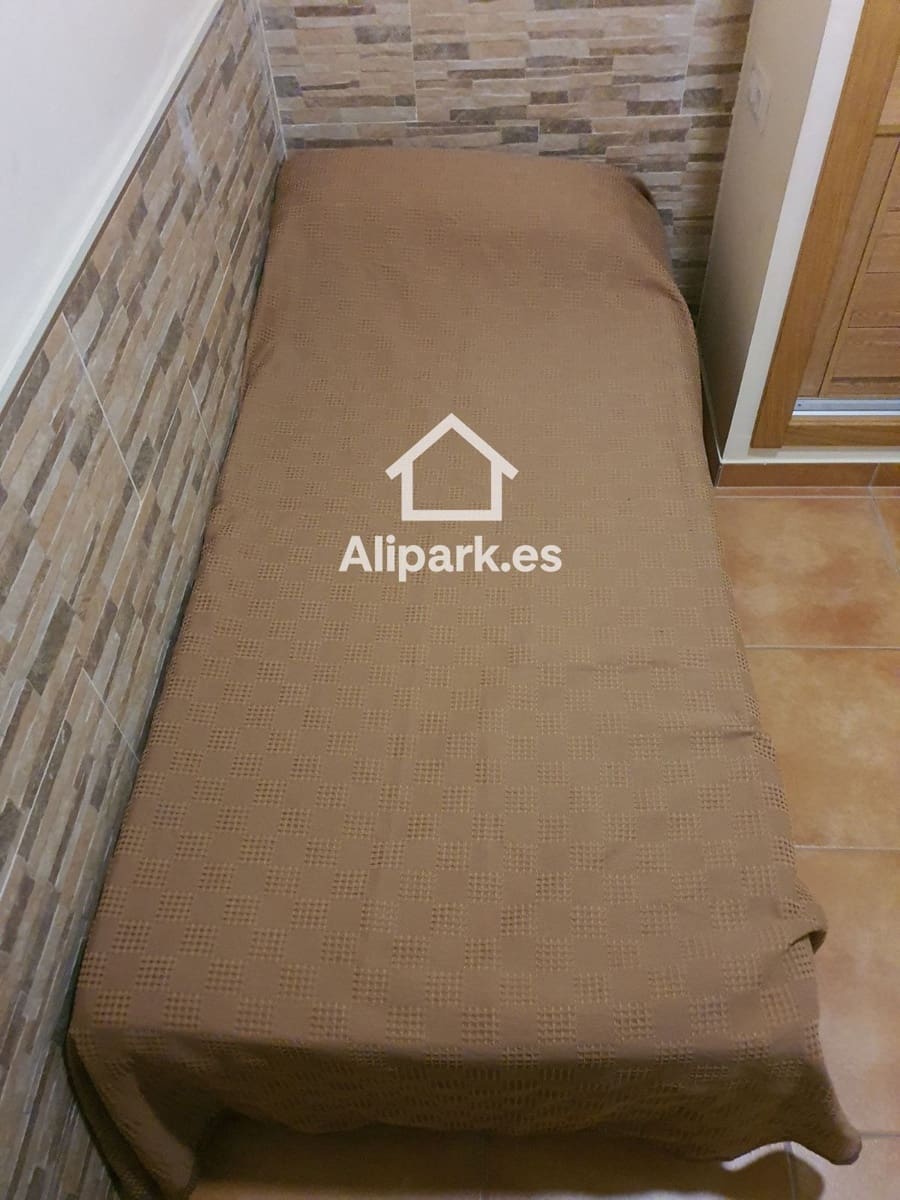 Townhouse for sale in Alicante / Alacant city - € 1,295,000 (Ref: 9453376)