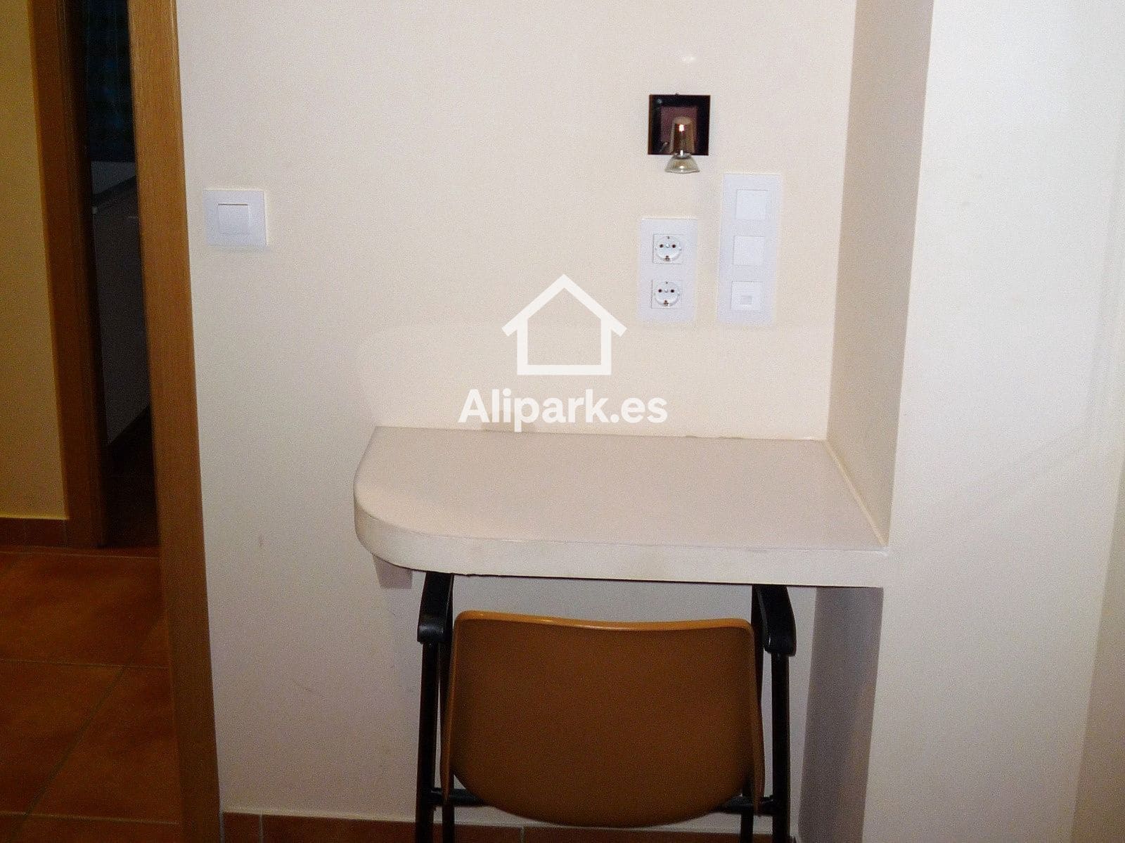 Townhouse for sale in Alicante / Alacant city - € 1,295,000 (Ref: 9453376)