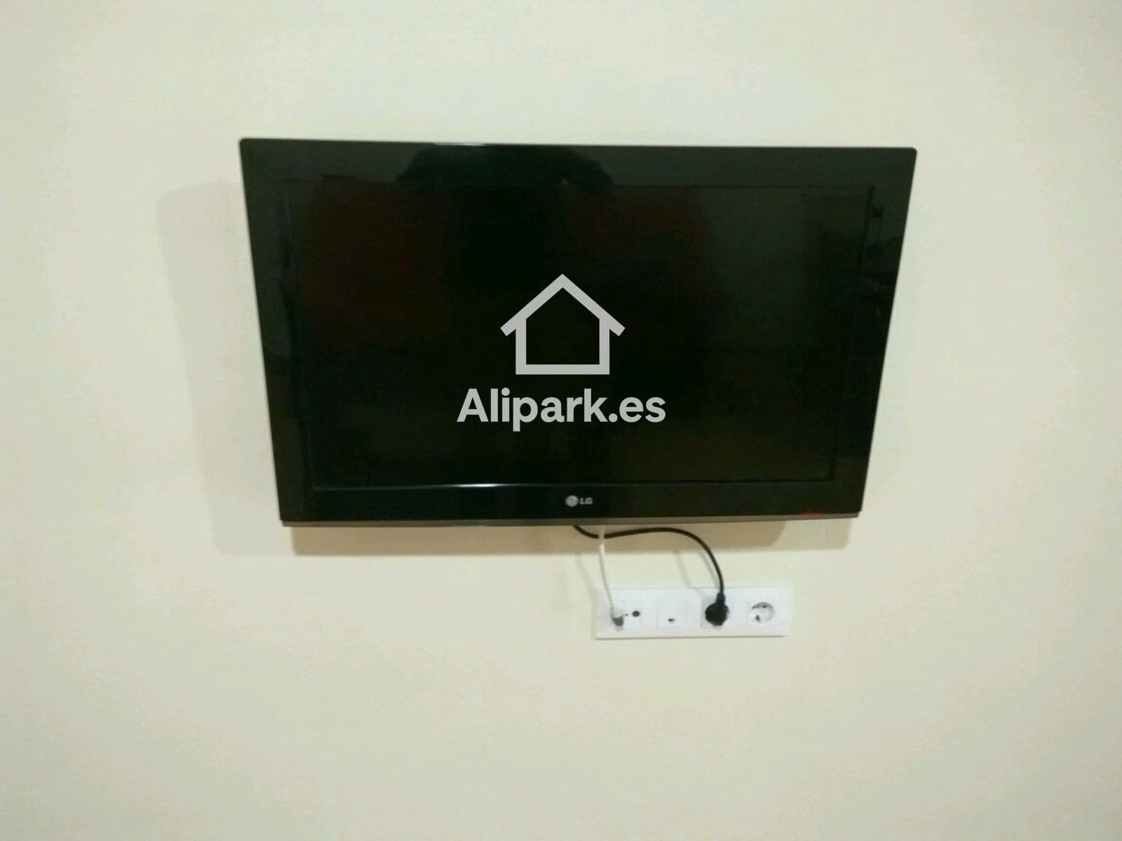 Townhouse for sale in Alicante / Alacant city - € 1,295,000 (Ref: 9453376)