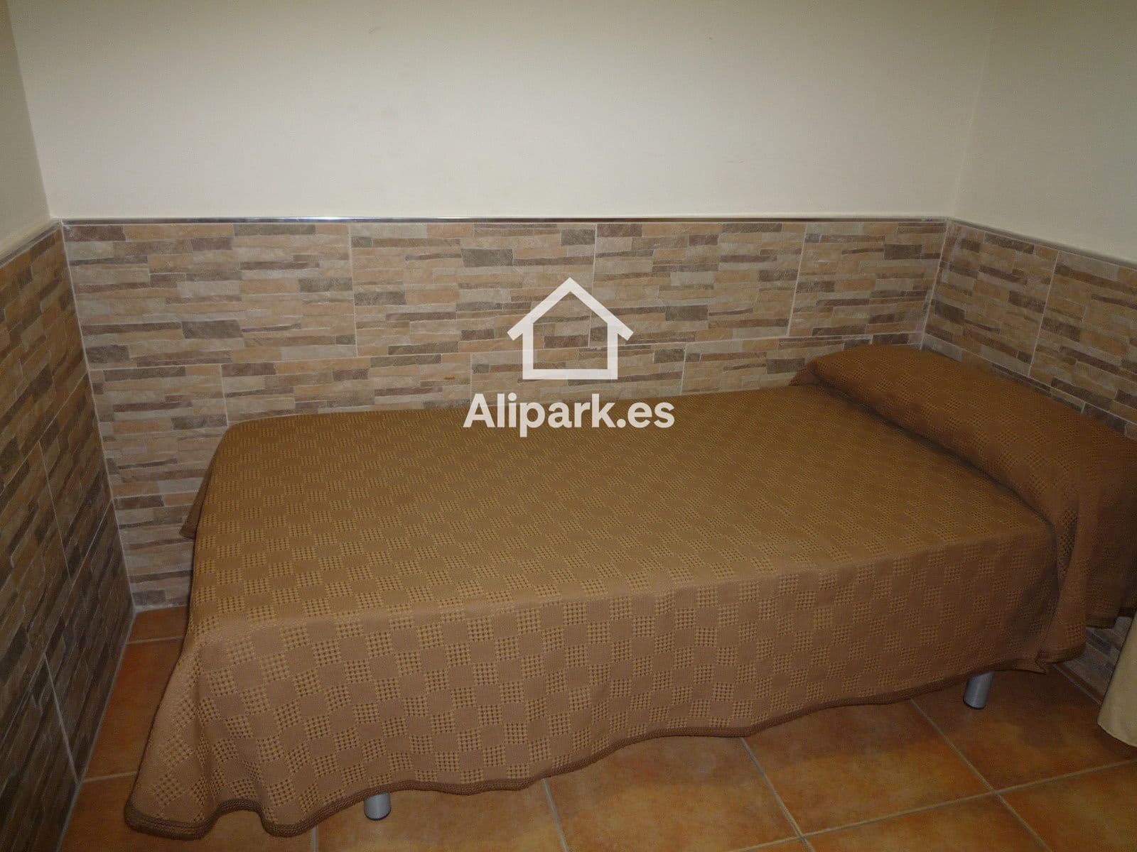 Townhouse for sale in Alicante / Alacant city - € 1,295,000 (Ref: 9453376)