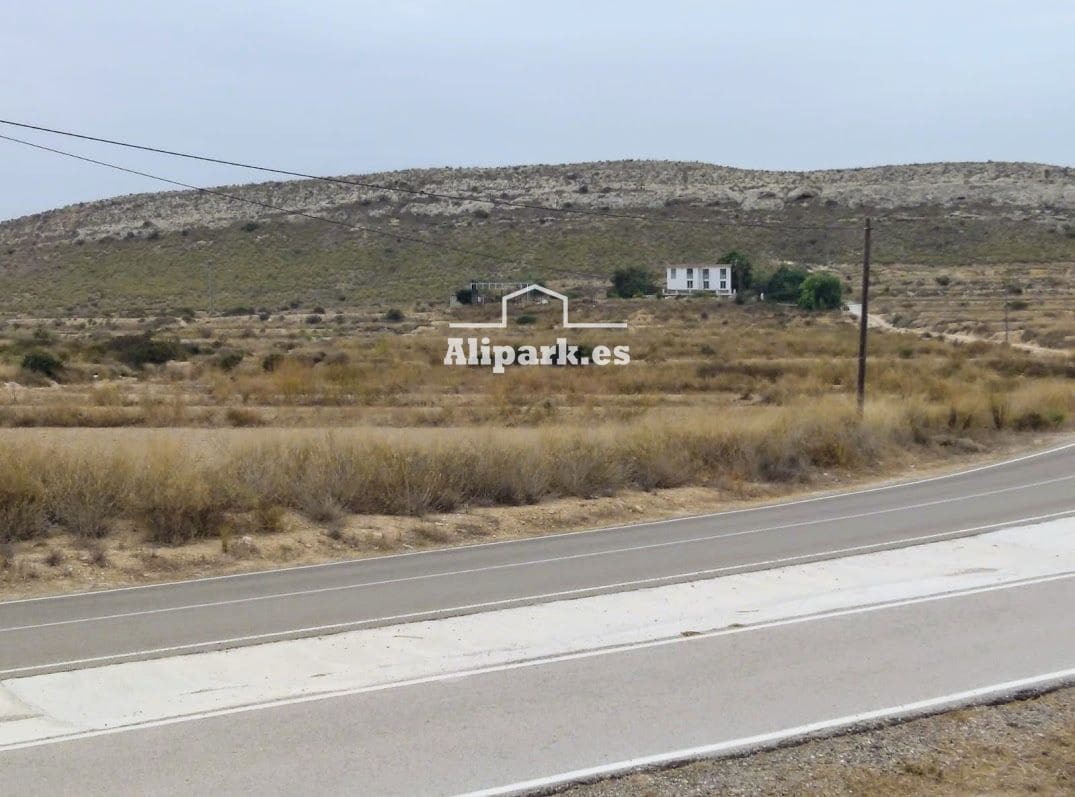 Undeveloped Land for sale in Alicante / Alacant city - € 326,944 (Ref: 9453379)