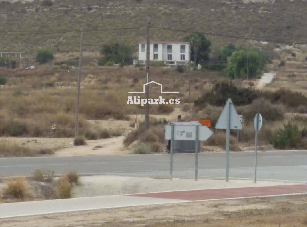 Undeveloped Land for sale in Alicante / Alacant city - € 326,944 (Ref: 9453379)