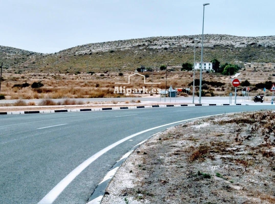Undeveloped Land for sale in Alicante / Alacant city - € 326,944 (Ref: 9453379)